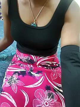 Snapshot of Chennai-couples chatting on 10/31/25, 04:03 Chennai-couples online show from 10/31/25, 04:03