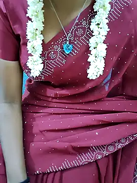 Snapshot of Chennai-couples chatting on 11/16/25, 02:33 Chennai-couples online show from 11/16/25, 02:33