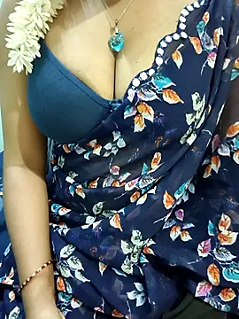 Snapshot of Chennai-couples chatting on 07/15/26, 05:31 Chennai-couples online show from 07/15/26, 05:31