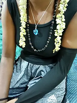Snapshot of Chennai-couples chatting on 10/13/25, 09:05 Chennai-couples online show from 10/13/25, 09:05