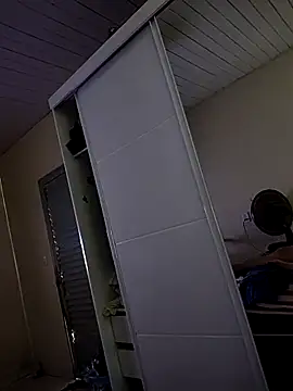 IncomingEssence478 online show from 11/30/25, 11:00