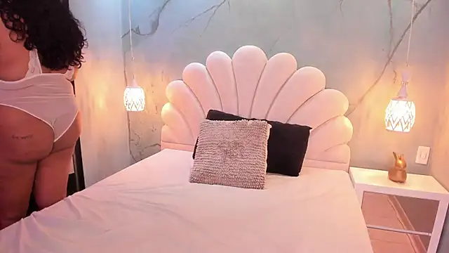 CatalinaCoopper online show from 11/13/25, 04:27