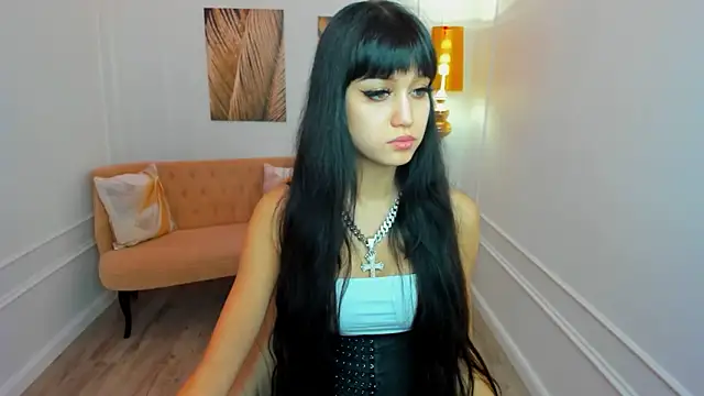 TiffanyYounge online show from 02/04/26, 12:11