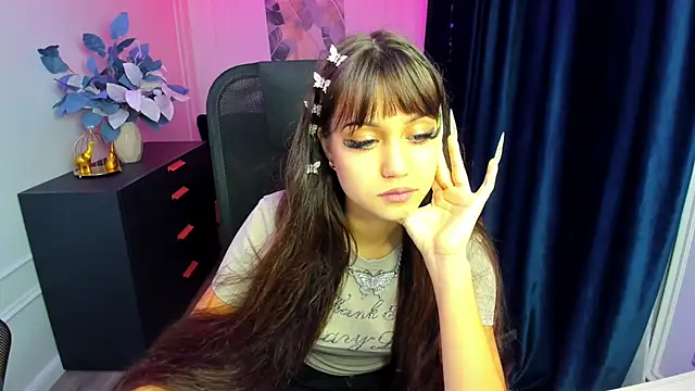 TiffanyYounge online show from 11/28/25, 12:27