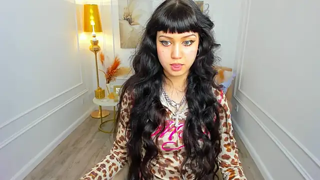 TiffanyYounge online show from 04/03/26, 12:11