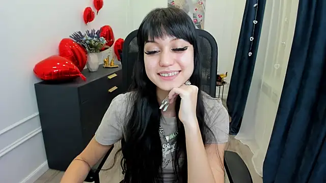 TiffanyYounge online show from 02/13/26, 12:16