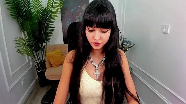 TiffanyYounge online show from 01/11/26, 08:16