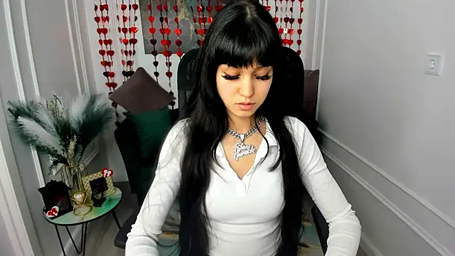 TiffanyYounge online show from 02/16/26, 11:42