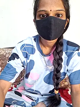 Snapshot of sexy_cpl_mh12 chatting on 10/05/25, 01:46 sexy cpl mh12 online show from 10/05/25, 01:46