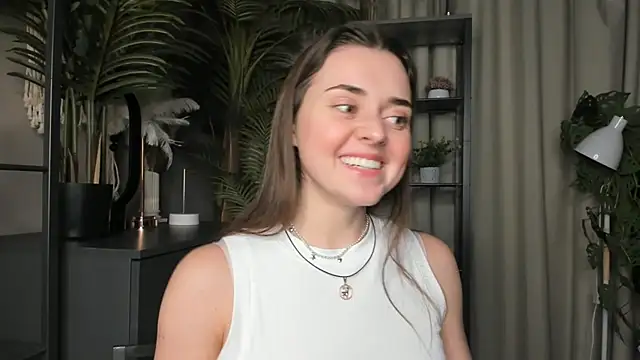 Snapshot of ThelmaJusto chatting on 11/21/25, 05:12 ThelmaJusto online show from 11/21/25, 05:12