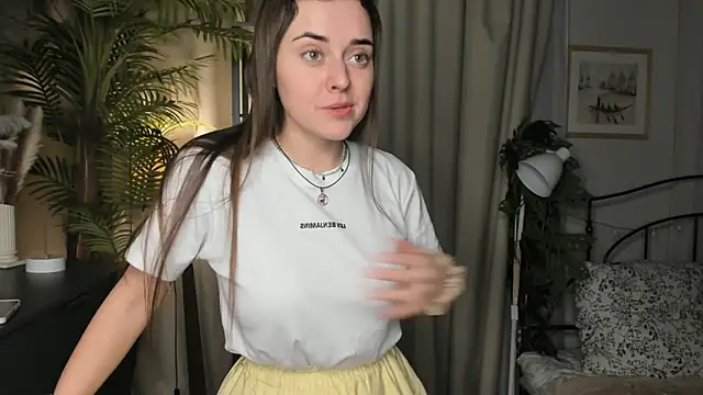 Snapshot of ThelmaJusto chatting on 11/13/25, 04:00 ThelmaJusto online show from 11/13/25, 04:00