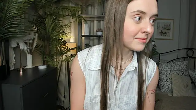 Snapshot of ThelmaJusto chatting on 10/24/25, 03:33 ThelmaJusto online show from 10/24/25, 03:33