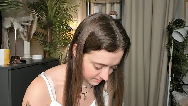 Snapshot of ThelmaJusto chatting on 11/06/25, 02:21 ThelmaJusto online show from 11/06/25, 02:21