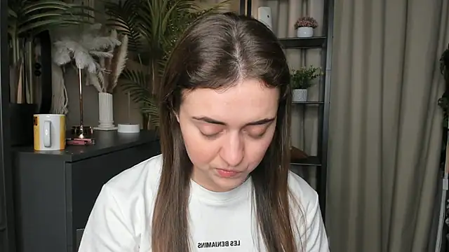 Snapshot of ThelmaJusto chatting on 11/09/25, 02:32 ThelmaJusto online show from 11/09/25, 02:32