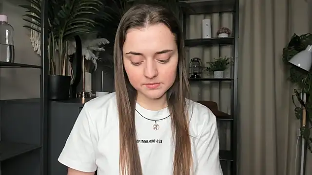 Snapshot of ThelmaJusto chatting on 11/20/25, 05:13 ThelmaJusto online show from 11/20/25, 05:13