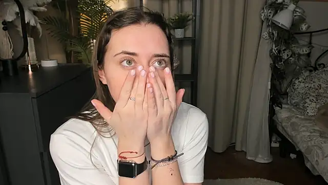 Snapshot of ThelmaJusto chatting on 12/18/25, 03:16 ThelmaJusto online show from 12/18/25, 03:16