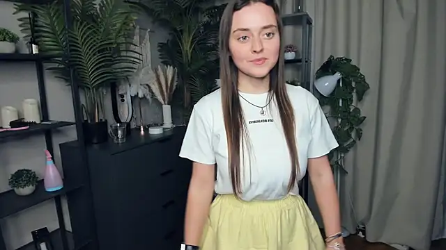 Snapshot of ThelmaJusto chatting on 10/18/25, 03:47 ThelmaJusto online show from 10/18/25, 03:47