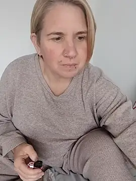 Snapshot of LaceyWestxx chatting on 10/07/25, 10:38 LaceyWestxx online show from 10/07/25, 10:38