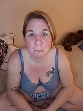 Snapshot of LaceyWestxx chatting on 02/27/26, 08:19 LaceyWestxx online show from 02/27/26, 08:19