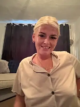 KikiMaexox online show from 10/10/25, 04:30