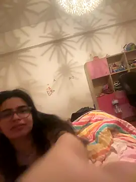 luciamaria01 online show from 10/23/25, 05:44