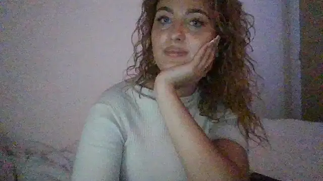 Snapshot of DommeMariaLopez95 chatting on 12/13/25, 08:59 DommeMariaLopez95 online show from 12/13/25, 08:59