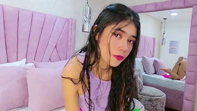 Snapshot of CristalShayy chatting on 11/28/25, 11:54 CristalShayy online show from 11/28/25, 11:54