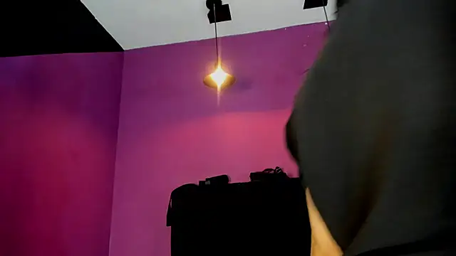 Snapshot of SabbathSinclair chatting on 11/27/25, 11:43 SabbathSinclair online show from 11/27/25, 11:43