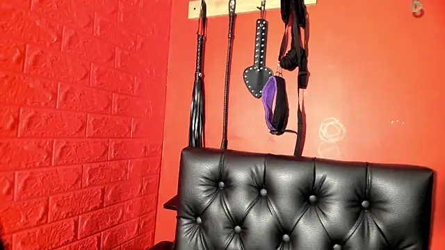 Snapshot of SabbathSinclair chatting on 11/04/25, 11:36 SabbathSinclair online show from 11/04/25, 11:36