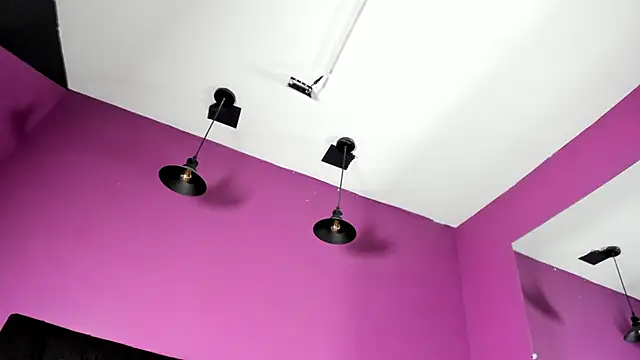 Snapshot of SabbathSinclair chatting on 11/18/25, 11:46 SabbathSinclair online show from 11/18/25, 11:46