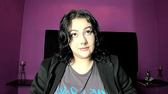 Snapshot of SabbathSinclair chatting on 12/16/25, 11:36 SabbathSinclair online show from 12/16/25, 11:36