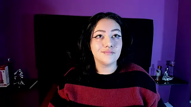 Snapshot of SabbathSinclair chatting on 12/05/25, 11:42 SabbathSinclair online show from 12/05/25, 11:42