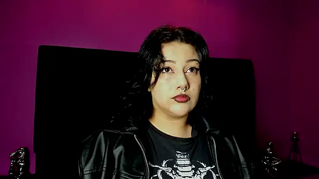 Snapshot of SabbathSinclair chatting on 10/11/25, 11:33 SabbathSinclair online show from 10/11/25, 11:33