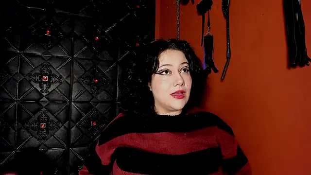 Snapshot of SabbathSinclair chatting on 10/25/25, 11:53 SabbathSinclair online show from 10/25/25, 11:53