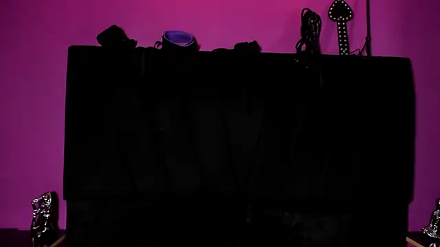 Snapshot of SabbathSinclair chatting on 10/10/25, 11:44 SabbathSinclair online show from 10/10/25, 11:44