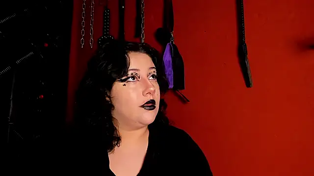 Snapshot of SabbathSinclair chatting on 10/14/25, 11:44 SabbathSinclair online show from 10/14/25, 11:44