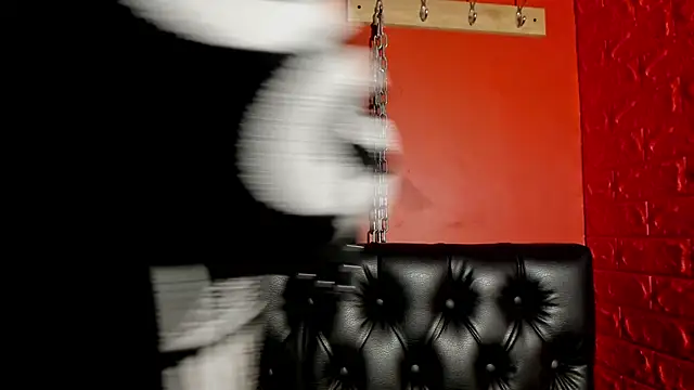 Snapshot of SabbathSinclair chatting on 10/24/25, 11:42 SabbathSinclair online show from 10/24/25, 11:42