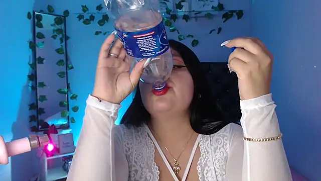 Snapshot of KOREN_JALAA chatting on 02/08/25, 11:02 KOREN JALAA online show from 02/08/25, 11:02