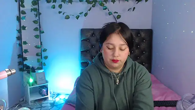 Snapshot of KOREN_JALAA chatting on 02/06/25, 12:54 KOREN JALAA online show from 02/06/25, 12:54