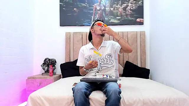 Timothe Evans online show from 10/28/25, 08:52