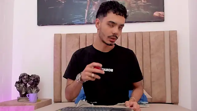 Timothe Evans online show from 12/05/25, 04:11