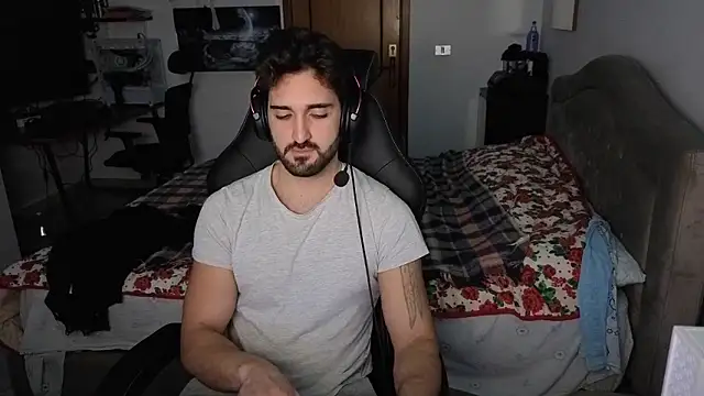 Al3xox02 online show from 01/15/26, 08:56