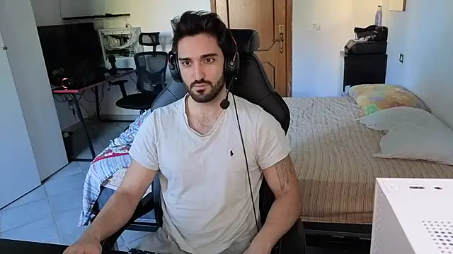 Al3xox02 online show from 02/13/26, 10:48