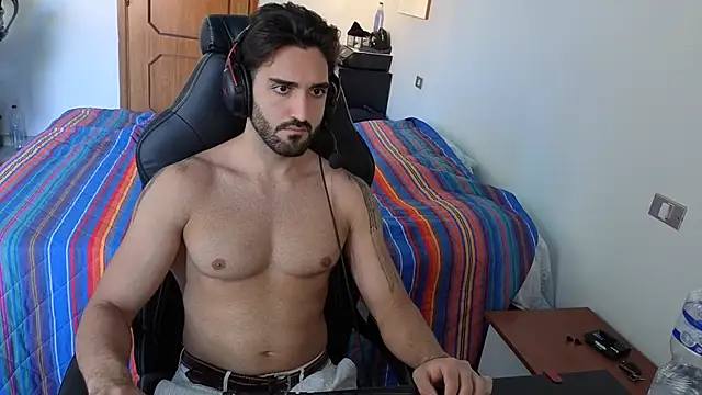 Al3xox02 online show from 04/19/26, 12:17