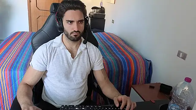 Al3xox02 online show from 04/16/26, 12:28