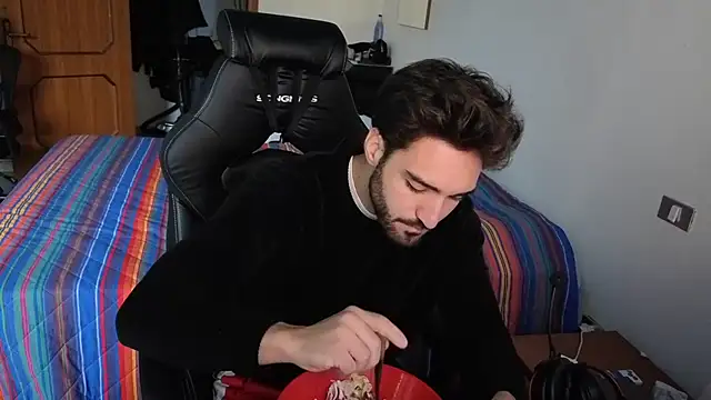 Al3xox02 online show from 03/31/26, 02:08