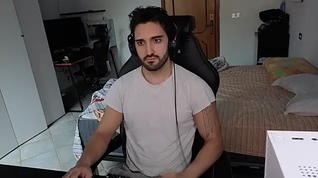 Al3xox02 online show from 02/15/26, 11:31