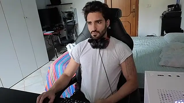 Al3xox02 online show from 04/03/26, 10:00