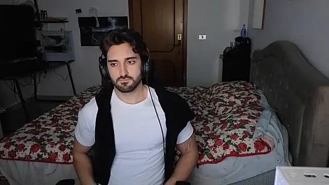 Al3xox02 online show from 01/12/26, 12:39