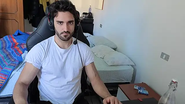 Al3xox02 online show from 04/09/26, 11:16